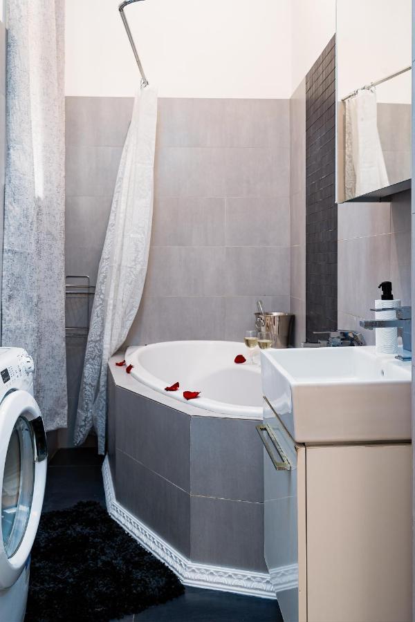 Emperors Elegance Suite Praga Exterior foto